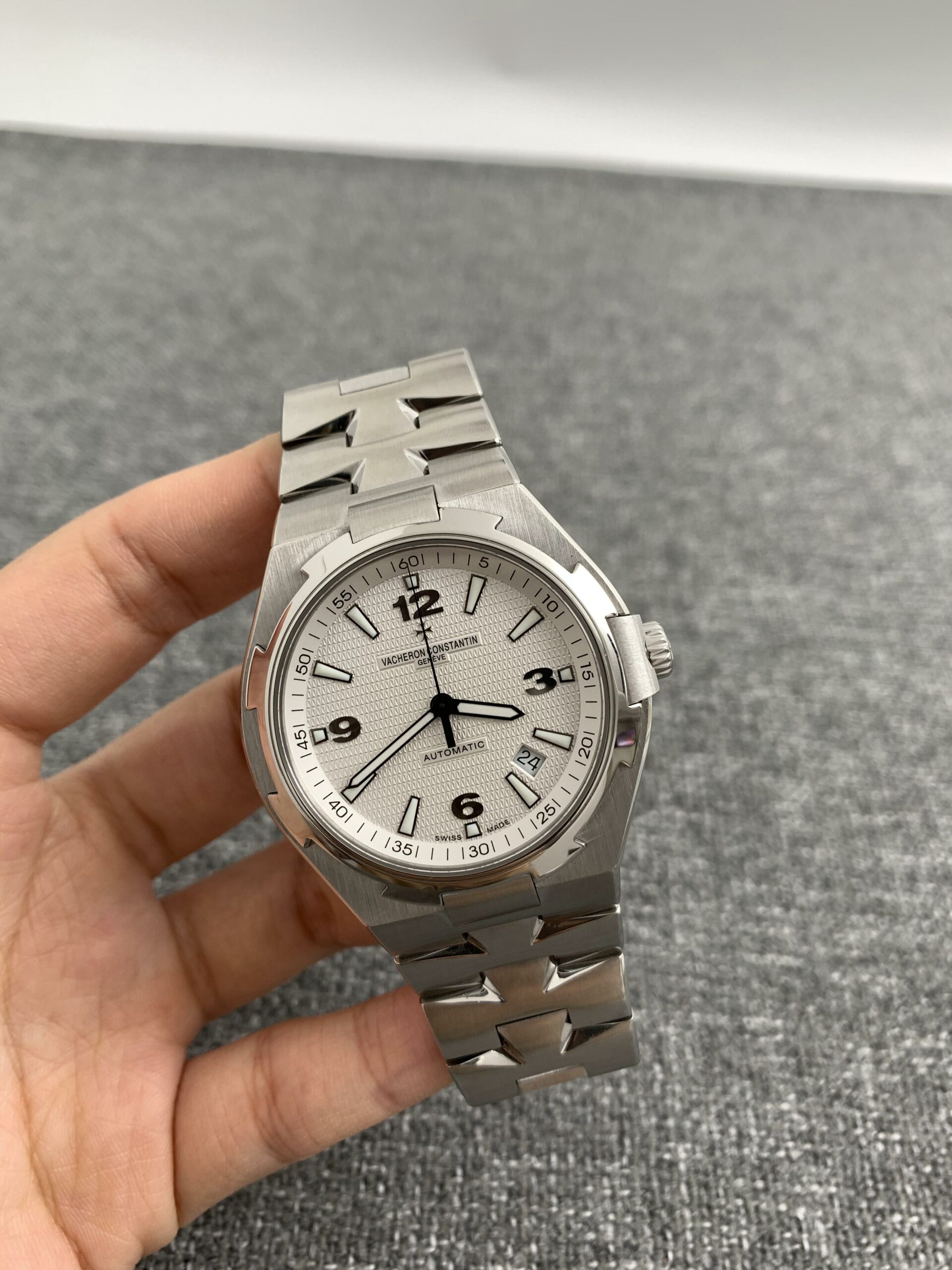 Vacheron Constantin Overseas Automatic 2nd Generation White dial